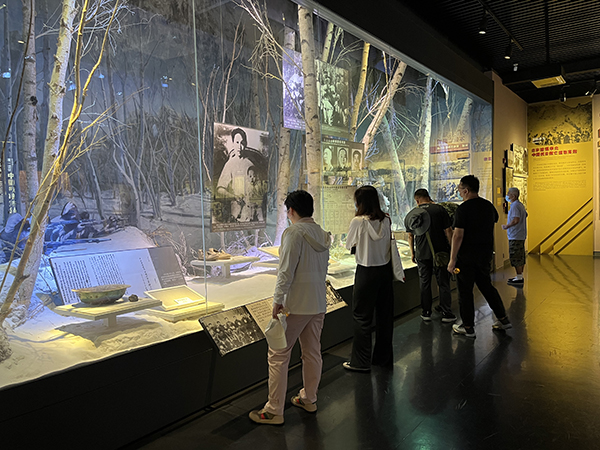 展馆参观.jpg