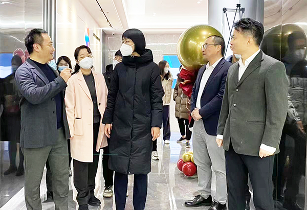 参观园区.png